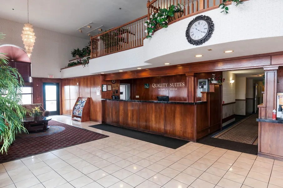 Quality Suites Albuquerque Airport hotel detail image 2
