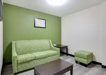 Quality Suites Albuquerque Airport hotel thumbnail 8