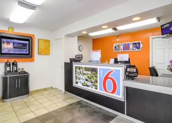 Motel 6 Medford, OR - North hotel thumbnail 5