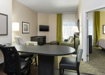 Candlewood Suites Grove City - Outlet Center by IHG hotel thumbnail 4