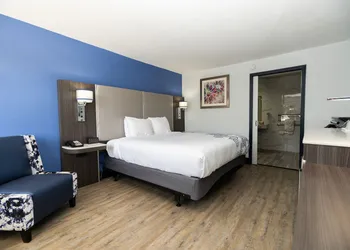 SureStay Plus Hotel by Best Western Sacramento Cal Expo hotel thumbnail 4