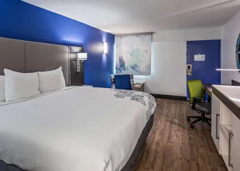 SureStay Plus Hotel by Best Western Sacramento Cal Expo hotel thumbnail 7