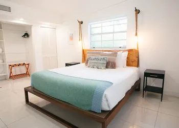 Miami River Inn By Renzzi hotel thumbnail 6