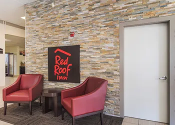 Red Roof Inn Seattle Airport - SEATAC hotel thumbnail 2