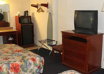 Motel 6 Fresno, CA hotel thumbnail 8