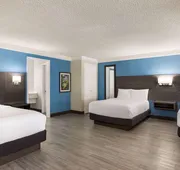 La Quinta Inn by Wyndham San Antonio I-35 N at Toepperwein hotel detail image 5