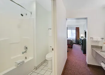 SureStay Plus by Best Western San Antonio Airport hotel thumbnail 6