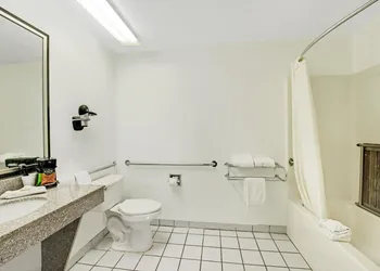 SureStay Plus by Best Western San Antonio Airport hotel thumbnail 7