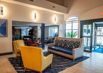 Holiday Inn Express Airport - Tucson by IHG hotel thumbnail 2