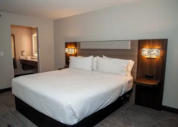 Holiday Inn Express Airport - Tucson by IHG hotel thumbnail 7