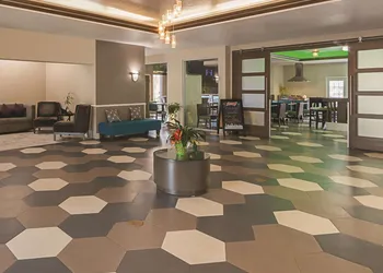 La Quinta Inn & Suites by Wyndham Kingwood Houston IAH Airpt hotel thumbnail 2