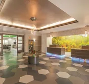 La Quinta Inn & Suites by Wyndham Kingwood Houston IAH Airpt hotel detail image 3