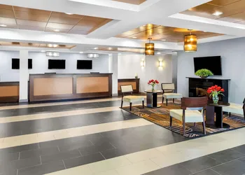 Best Western Thompson Hotel & Suites hotel thumbnail 2