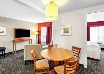 Best Western Thompson Hotel & Suites hotel thumbnail 7
