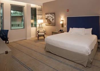 Hilton Austin Airport hotel thumbnail 7