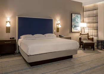 Hilton Austin Airport hotel thumbnail 8