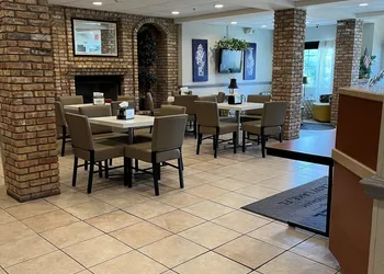 Microtel Inn & Suites by Wyndham Lady Lake/The Villages hotel thumbnail 3