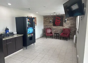 Red Roof Inn Anderson, IN hotel thumbnail 8