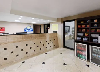 Days Inn by Wyndham Oklahoma City hotel thumbnail 2