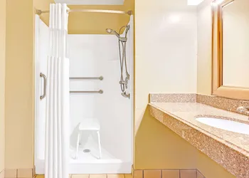 Days Inn by Wyndham Oklahoma City hotel thumbnail 5