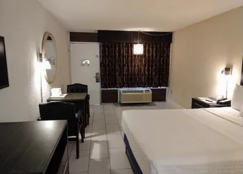 Red Carpet Inn Airport and Cruise Port Hotel Fort Lauderdale hotel thumbnail 6