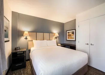 Sonesta Simply Suites Pittsburgh Airport hotel thumbnail 5