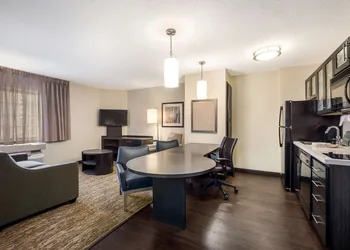 Sonesta Simply Suites Pittsburgh Airport hotel thumbnail 7