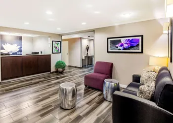 La Quinta Inn & Suites by Wyndham Houston Baytown East hotel thumbnail 3