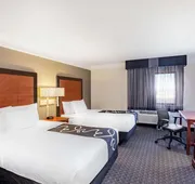 La Quinta Inn & Suites by Wyndham Houston Baytown East hotel detail image 7