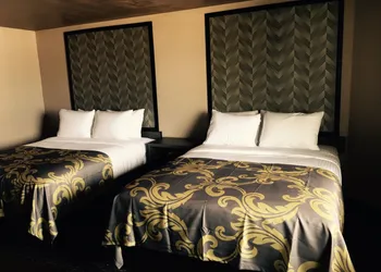 AArya Hotel By Niagara Fashion Outlets hotel thumbnail 5