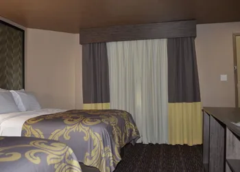 AArya Hotel By Niagara Fashion Outlets hotel thumbnail 8