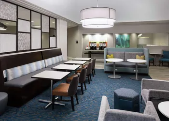 Hampton Inn & Suites by Hilton Miami-Doral/Dolphin Mall hotel thumbnail 2