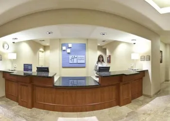 Holiday Inn Ex Ste Porterville by IHG hotel thumbnail 2