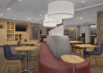 Home2 Suites by Hilton Anchorage / Midtown hotel thumbnail 2