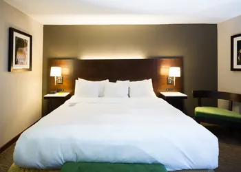 Radisson Hotel Cincinnati Riverfront hotel thumbnail 5