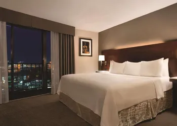 Radisson Hotel Cincinnati Riverfront hotel thumbnail 6