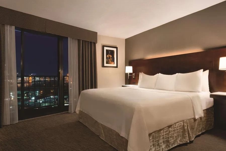 Radisson Hotel Cincinnati Riverfront hotel detail image 6