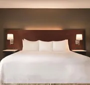 Radisson Hotel Cincinnati Riverfront hotel detail image 7