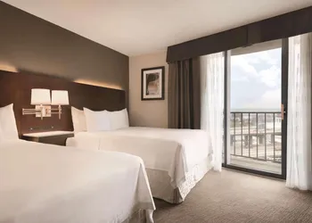 Radisson Hotel Cincinnati Riverfront hotel thumbnail 8