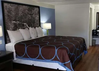 Super 8 by Wyndham Asheville/Biltmore hotel thumbnail 7