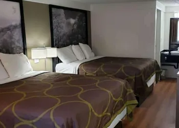 Super 8 by Wyndham Asheville/Biltmore hotel thumbnail 8