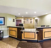 Comfort Inn & Suites Greenwood near University hotel detail image 5