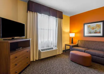 MainStay Suites Watford City - Event Center hotel thumbnail 5