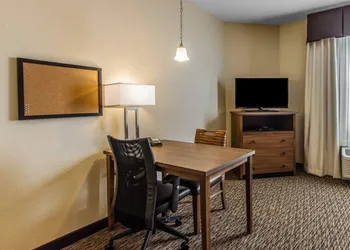 MainStay Suites Watford City - Event Center hotel thumbnail 7