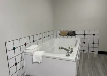 Baymont by Wyndham Omaha SW hotel thumbnail 6