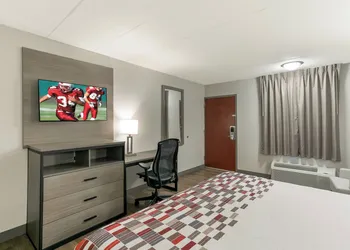 Red Roof Inn Baltimore hotel thumbnail 6
