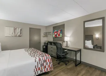 Red Roof Inn Baltimore hotel thumbnail 8
