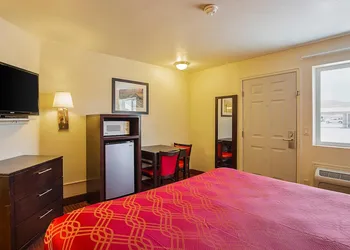 Econo Lodge Hurricane Zion Park Area hotel thumbnail 8