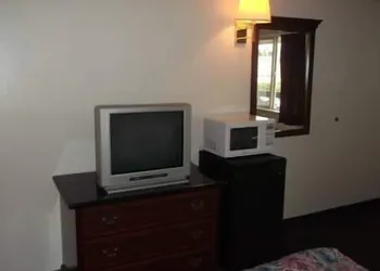 Sunrise Inn hotel thumbnail 6