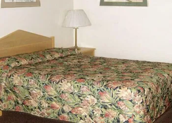 Sunrise Inn hotel thumbnail 7